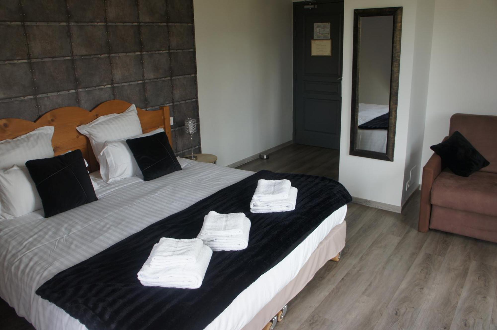 Logis Hotel Auberge De Cartassac Cressensac-Sarrazac Екстер'єр фото
