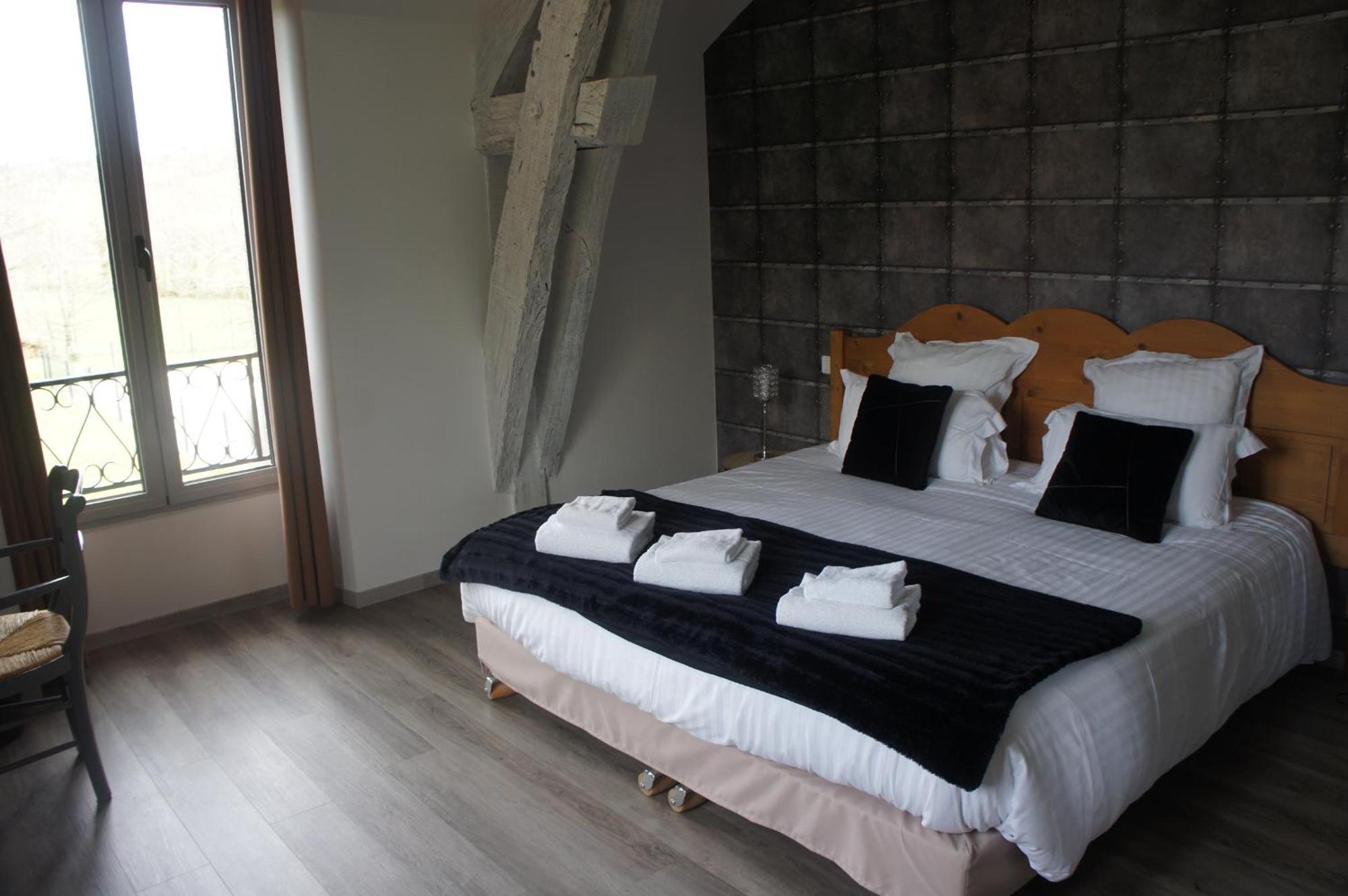 Logis Hotel Auberge De Cartassac Cressensac-Sarrazac Екстер'єр фото