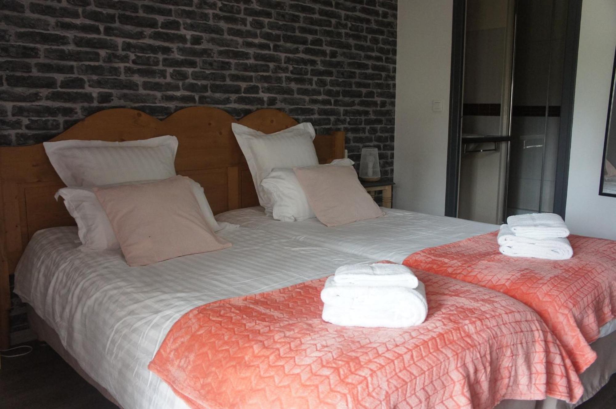 Logis Hotel Auberge De Cartassac Cressensac-Sarrazac Екстер'єр фото