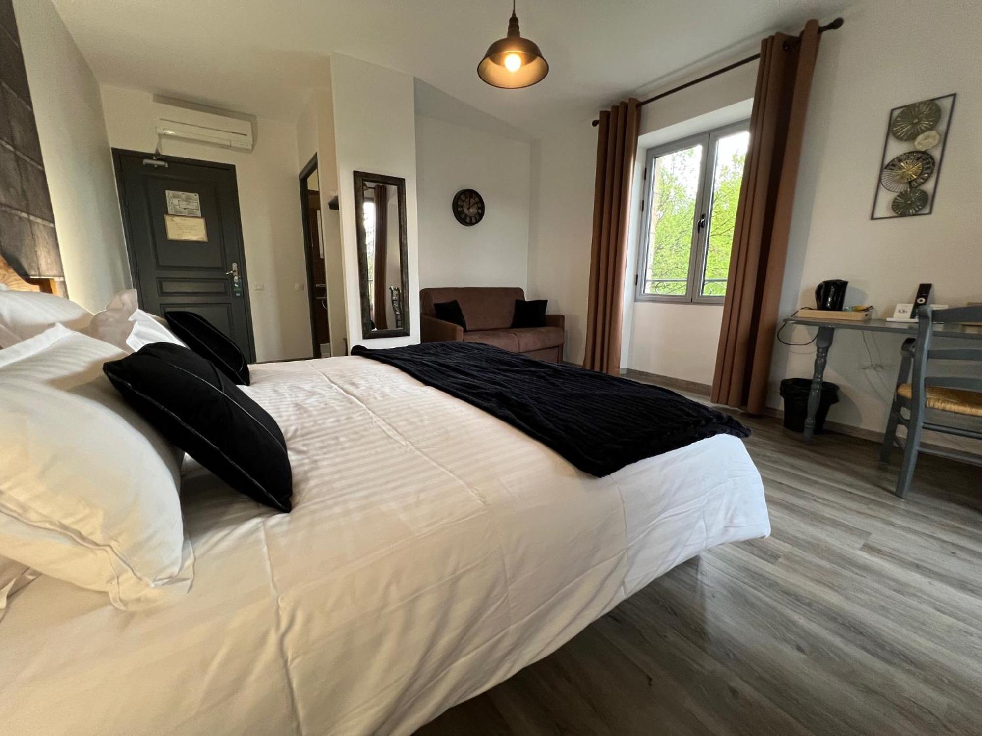 Logis Hotel Auberge De Cartassac Cressensac-Sarrazac Екстер'єр фото
